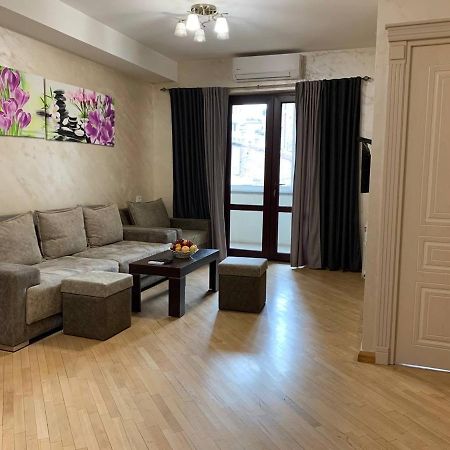 Comfortable Apartment In Center Erivan Exterior foto