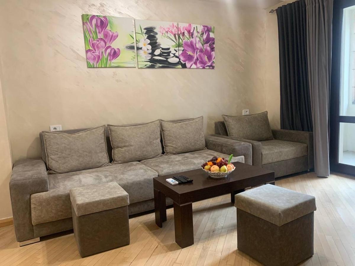 Comfortable Apartment In Center Erivan Exterior foto