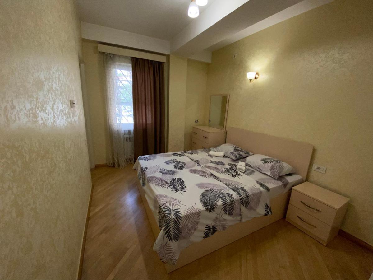 Comfortable Apartment In Center Erivan Exterior foto