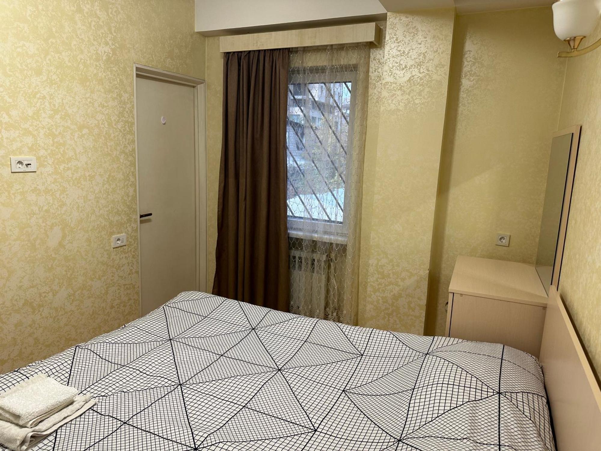 Comfortable Apartment In Center Erivan Exterior foto